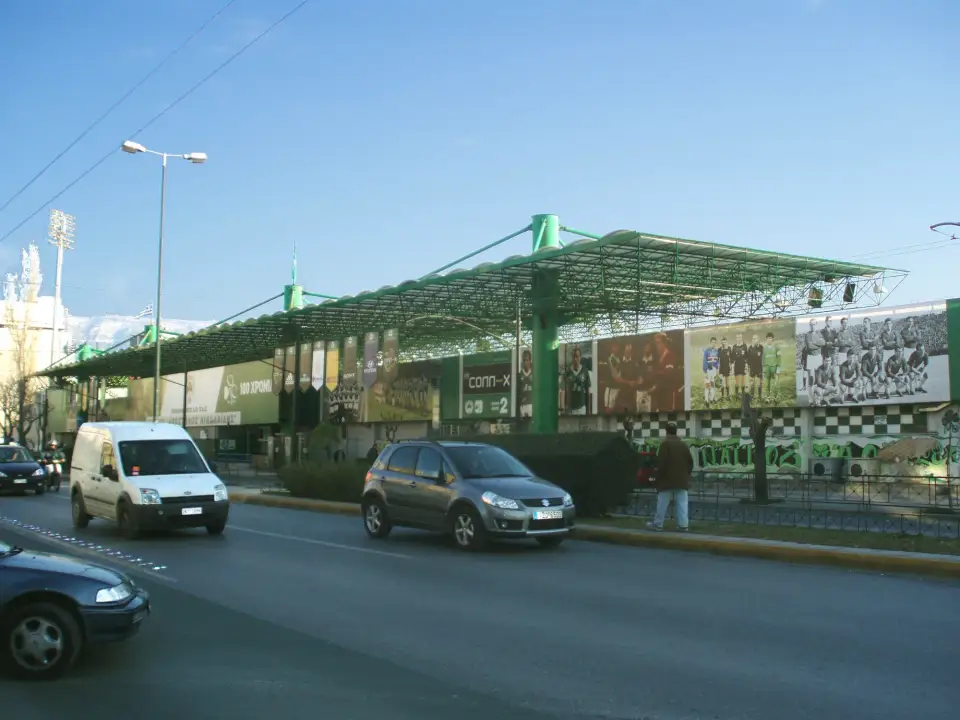 Η πρόσοψη του γηπέδου στη Λεωφόρο Αλεξάνδρας, στολισμένη για τα 100 χρόνια του Παναθηναϊκού, τον Ιανουάριο του 2008